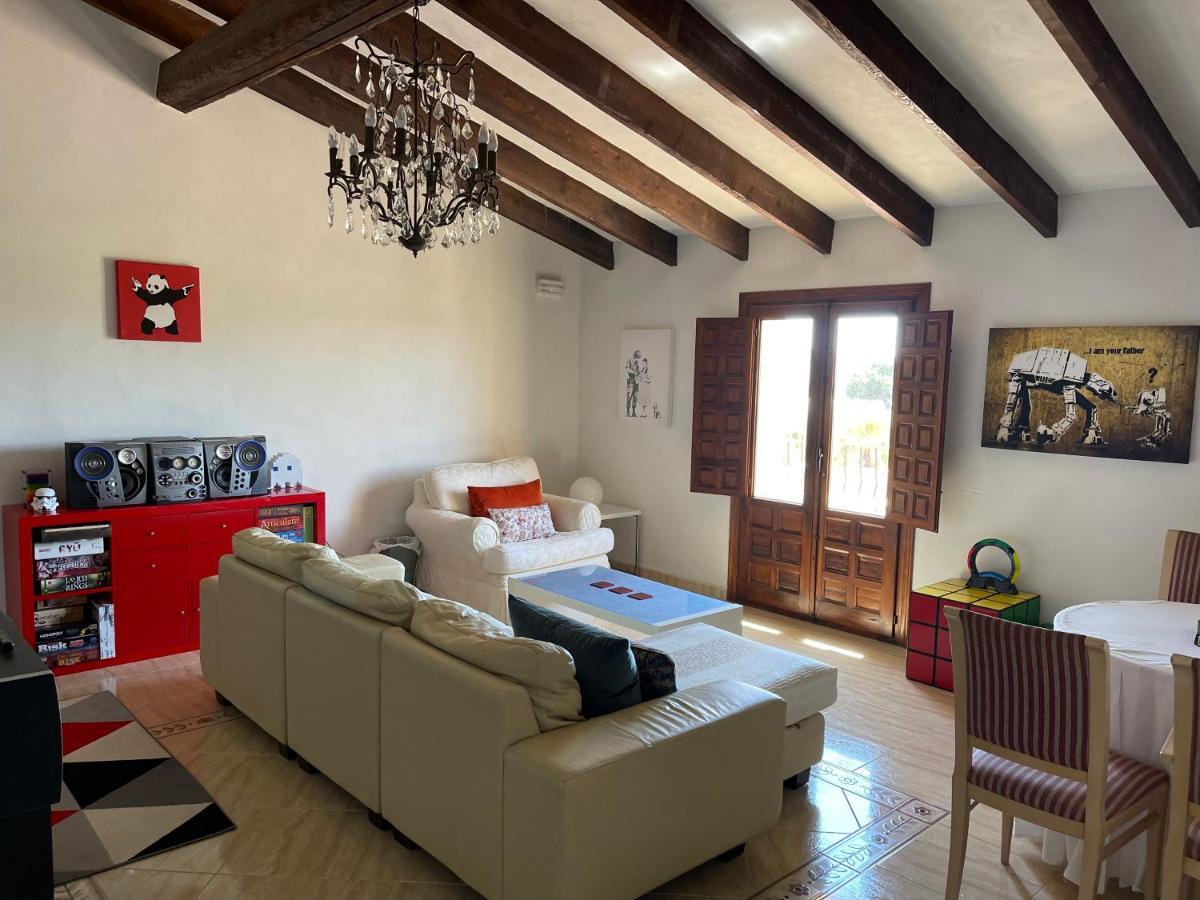 Grapevine Manor Monovar